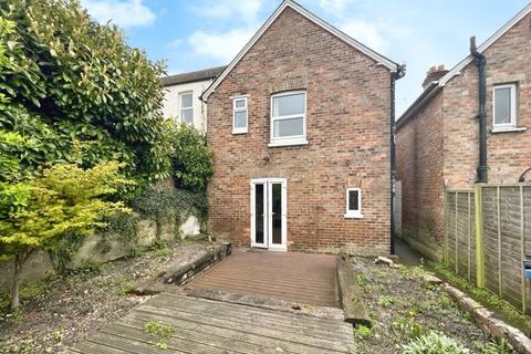 205 Albert Road, Poole, BH12 2EZ