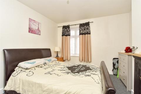 206 Upper Luton Road, Chatham, ME5 7BJ