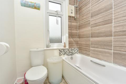 206 Upper Luton Road, Chatham, ME5 7BJ