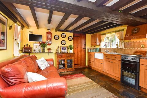2 bedroom detached house for sale, Faversham Road, Wichling, Sittingbourne, Kent
