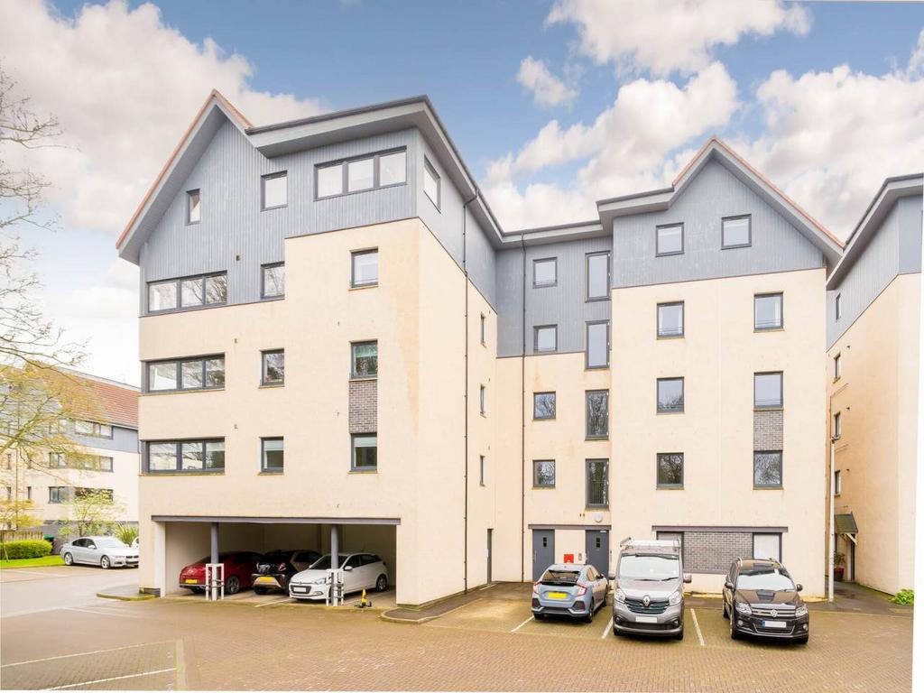 Milton Road East, Edinburgh, 2 bed flat for sale £255,000