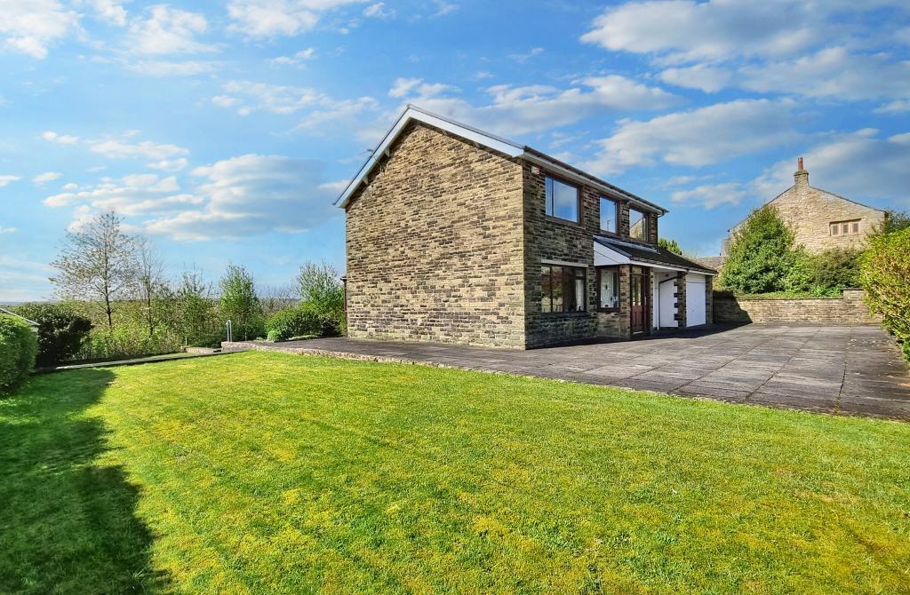 Gisburn Road, Blacko, BB9 6LZ 4 bed detached house for sale £475,000
