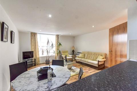 2 bedroom flat to rent, Kingston Square, Hull, HU2