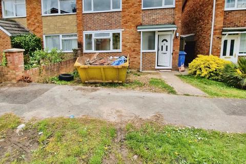 3 bedroom semi-detached house to rent, Belland Drive, Aldershot GU11