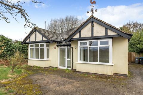 4 bedroom bungalow to rent, Crackley Lane, Kenilworth, Warwickshire, CV8