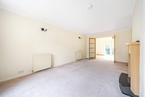 4 bedroom detached house to rent, Cromwell Lane, Burton Green, Kenilworth, Warwickshire, CV8