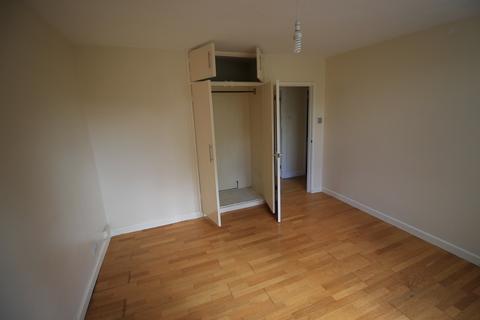 2 bedroom flat to rent, Bathurst Walk, Iver SL0
