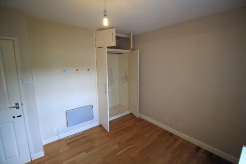 2 bedroom flat to rent, Bathurst Walk, Iver SL0