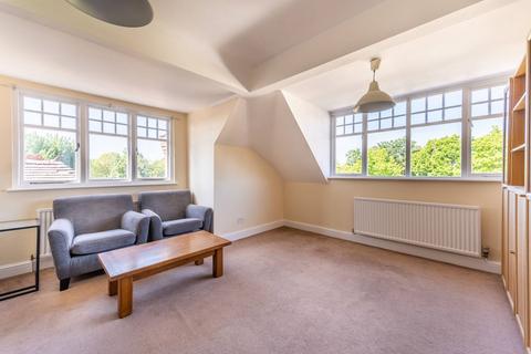 2 bedroom flat to rent, Dartmouth Road, Mapesbury Estate, London, NW2