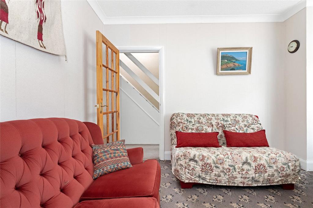 Redford Avenue, Coulsdon, CR5 4 bed semidetached house for sale £600,000