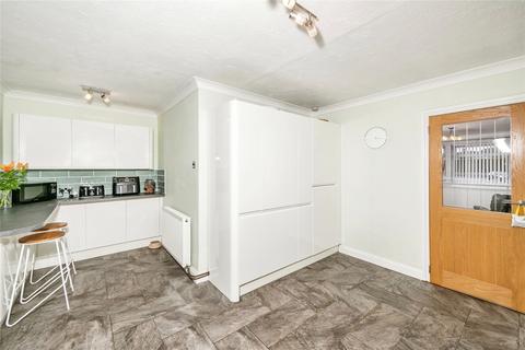 63 Greenfields Road, Reading, RG2 8SG