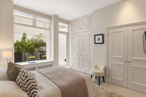 2 bedroom flat for sale, Cornwall Gardens, London