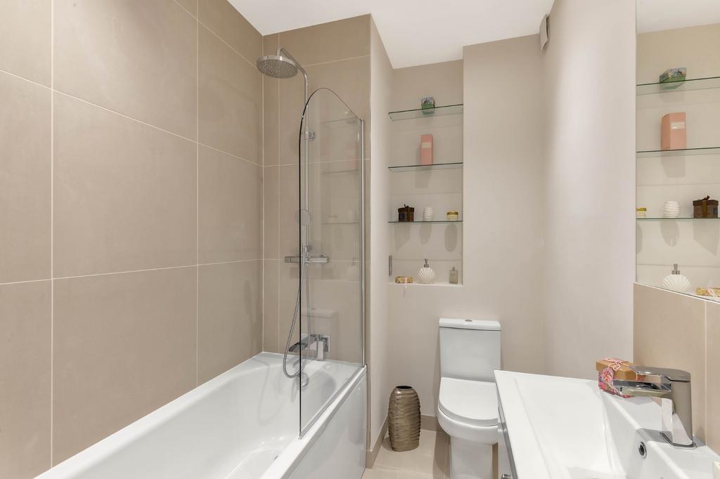En-Suite Bathroom