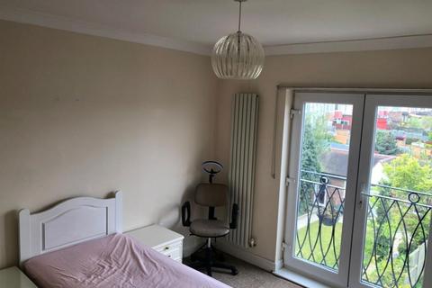 1 bedroom in a house share to rent, En-suite