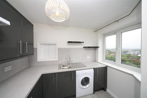 2 bedroom flat to rent, Flat , Barrington Court, Winton Street, Bristol