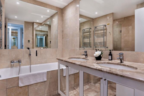 2 bedroom apartment to rent, Westferry Circus, London