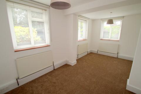 2 bedroom maisonette to rent, Trafalgar Road, Twickenham, TW2