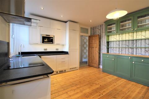 4 bedroom flat to rent, 3 bedroom Mansion apartment, Streatham High Road, London, SW16