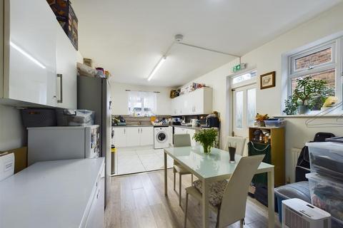 4 bedroom house for sale, Kitchener Road, London