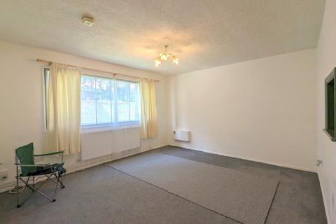 2 bedroom ground floor flat for sale, Field Road, Feltham, TW14