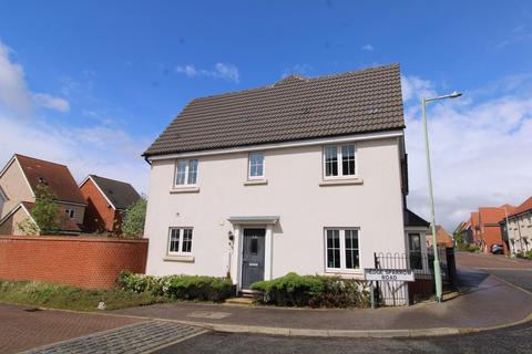 3 bedroom end of terrace house for sale, Hedge Sparrow Road, Stowmarket IP14