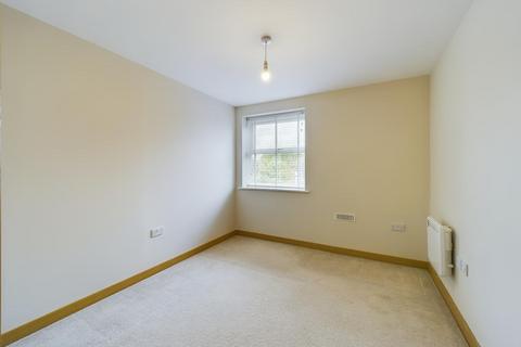 2 bedroom flat to rent, Walsworth Road, Hitchin SG4