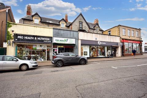 Retail property (high street) to rent, 3a Stanwell Road, Penarth, CF64 2AB