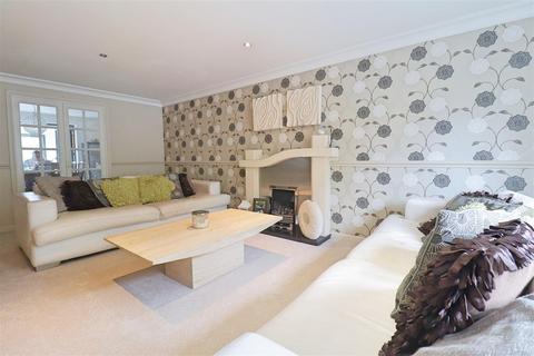 5 bedroom detached house for sale, Bridport Way, Braintree