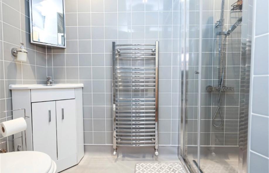 Grd flr shower rm.jpg