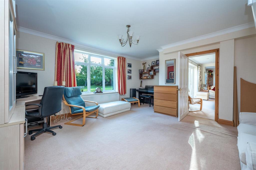 Family Room/Annexe Living Room
