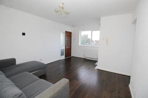 2 bedroom flat for sale, Blunesfield, Potters Bar EN6