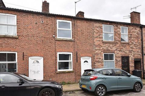 2 bedroom end of terrace house to rent, Waller Street, Macclesfield