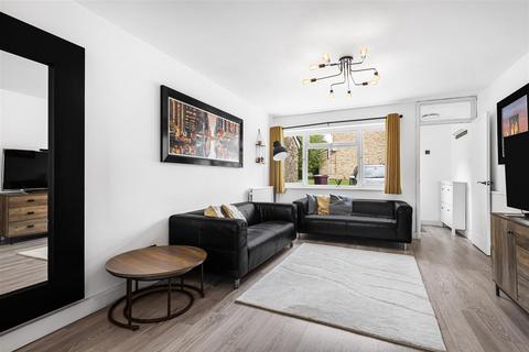 93 Queensway, Caversham, Reading, RG4 6SJ
