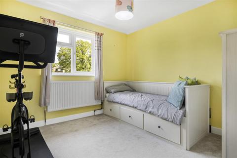93 Queensway, Caversham, Reading, RG4 6SJ