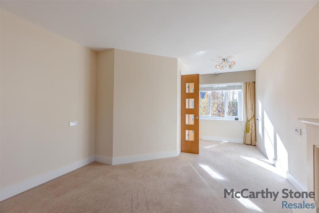 8668330-interior03.jpg