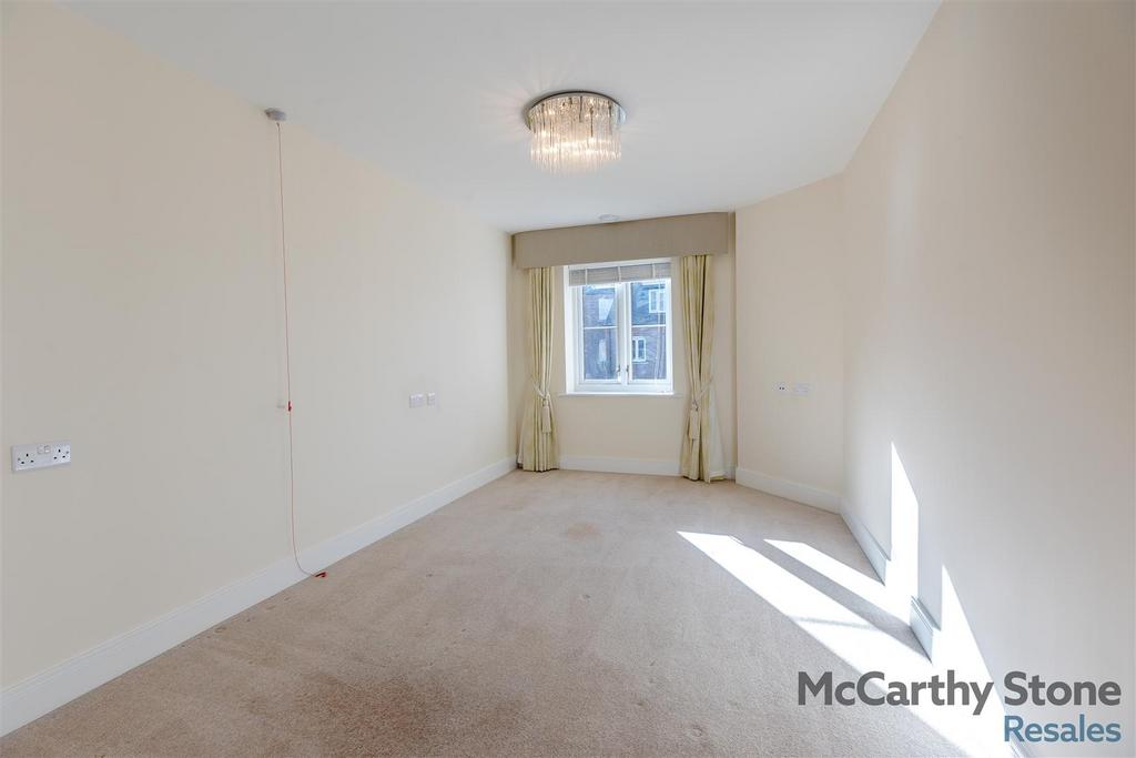 8668330-interior12.jpg