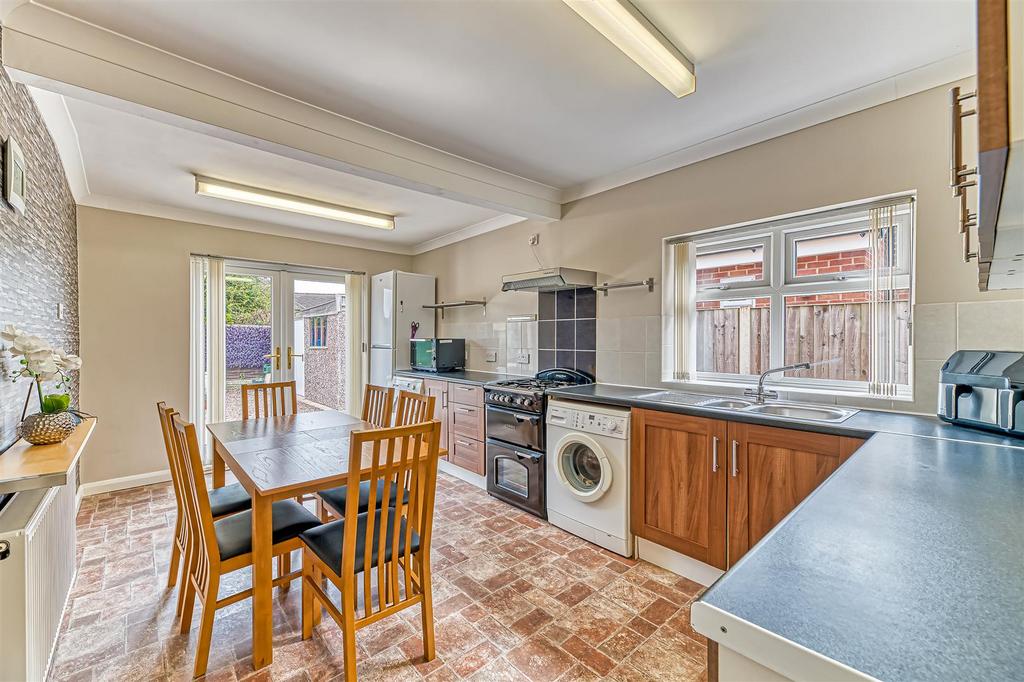 Kitchen/Dining Room