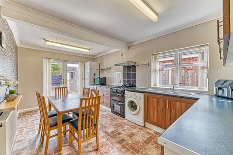 4 bedroom semi-detached bungalow for sale, Marina Avenue, Great Sankey, Warrington