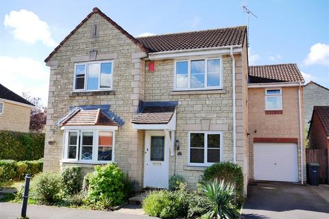 4 bedroom detached house for sale, Amberley Close, Calne
