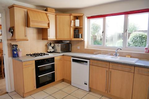 14 Amberley Close, Calne, SN11 9UP