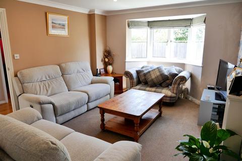 14 Amberley Close, Calne, SN11 9UP