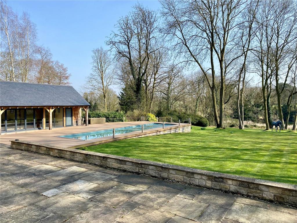 Terrace, Pool & View