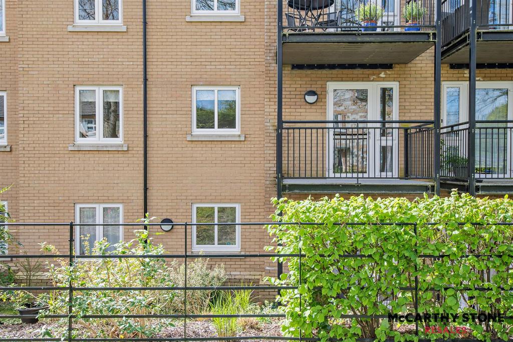 8592041-exterior13-800.jpg
