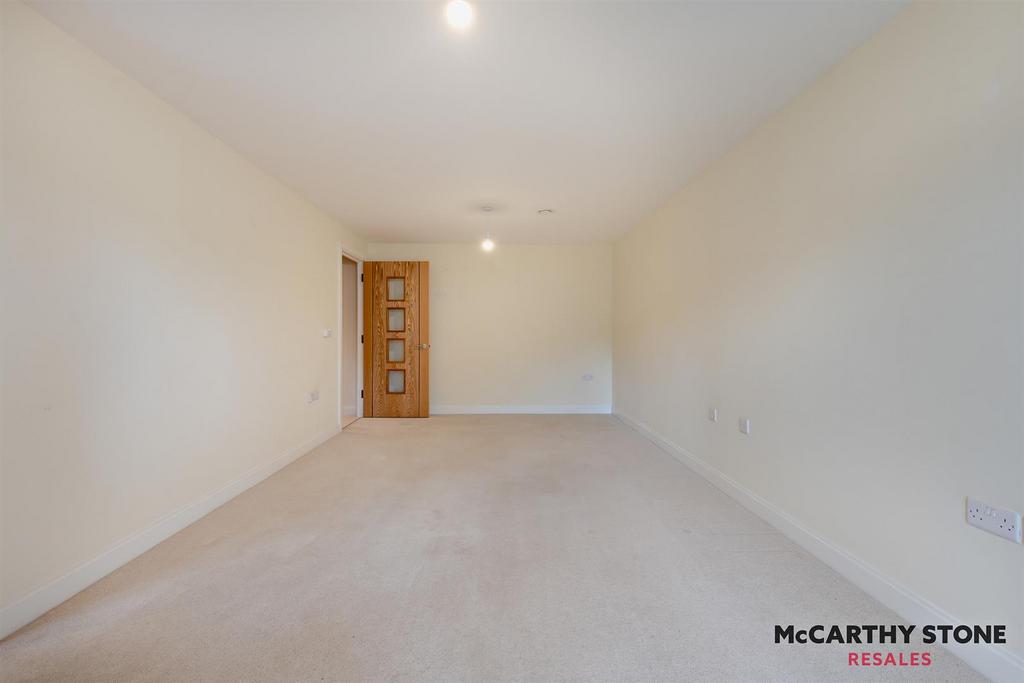 8592041-interior02-800.jpg