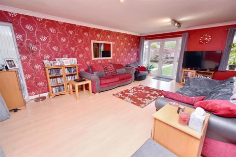 3 bedroom link detached house for sale, Tettenhall Close, Corby NN18