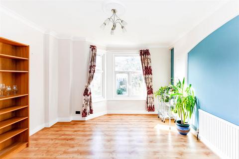 2 bedroom flat for sale, Marlborough Road, London