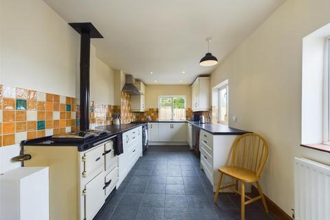 5 bedroom detached house for sale, Winforton