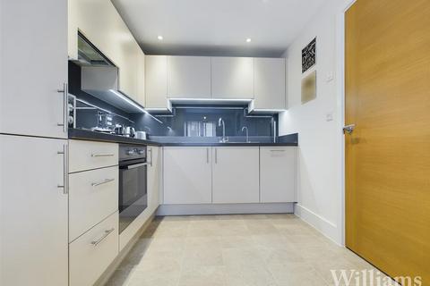 3 bedroom end of terrace house for sale, Topaz Lane, Aylesbury HP18