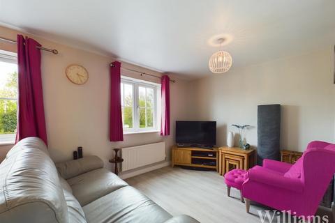 2 bedroom flat for sale, Brimmers Way, Aylesbury HP19