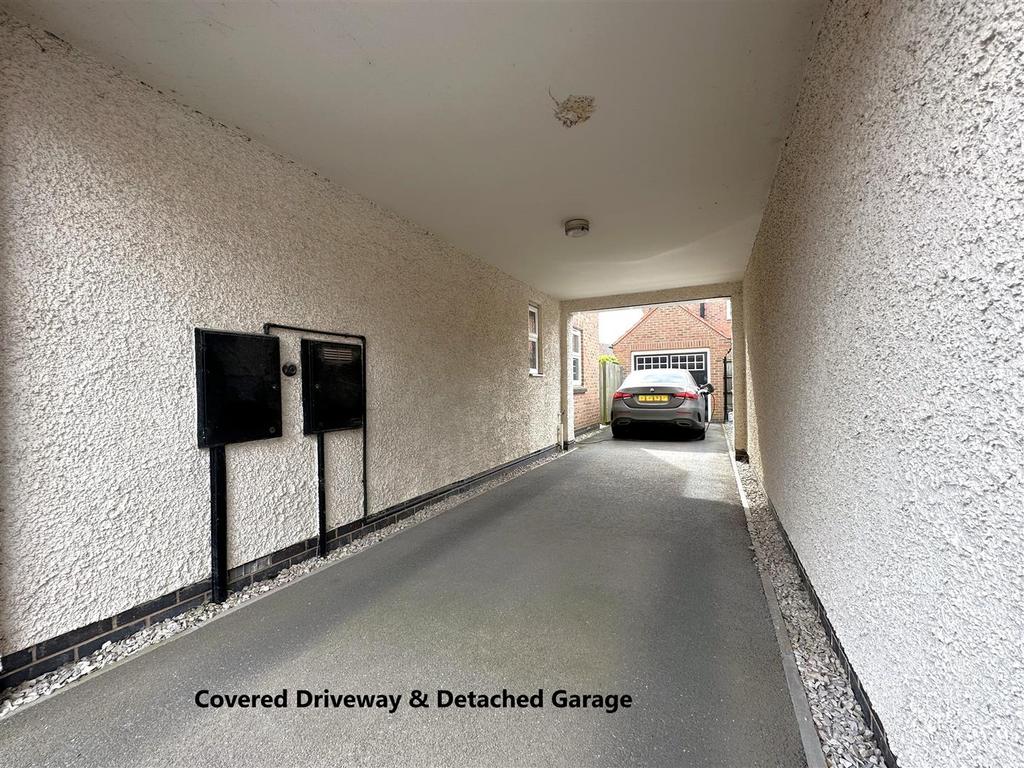 Large Driveway &amp; Detached Garage 387